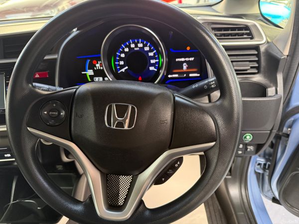 2016 Honda JAZZ/Fit 1.5 Hybrid Automatic 384768113