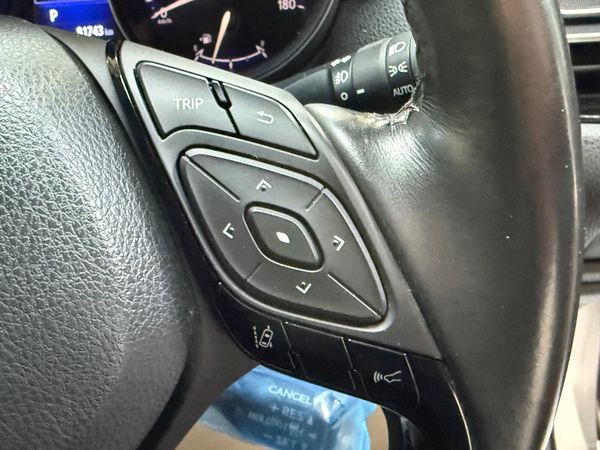 2017 Toyota C-HR 1.8 Hybrid Auto, Top Specs 384770155