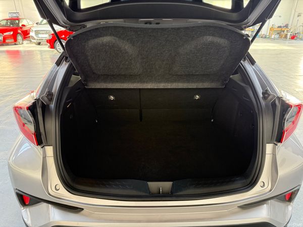 2017 Toyota C-HR 1.8 Hybrid Auto, Top Specs 384770171