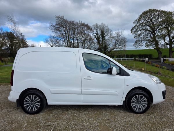 Peugeot Partner 2018 384771887