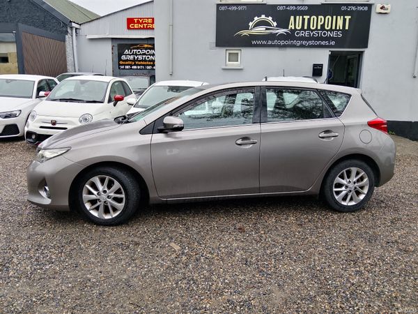 Toyota Auris 1.3 Manual 384792373