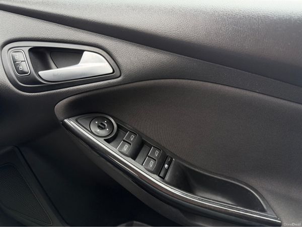 Ford Focus TITANIUM 1.5 TD 95PS 6SPEED 4DR 384702563