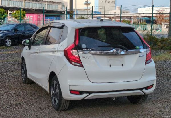 2018 Honda Fit 1.5 Petrol Hybrid 384706123