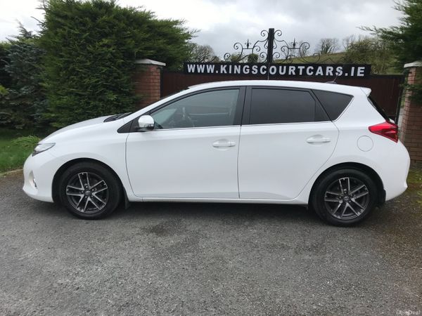 151 Toyota Auris 1.6 Petrol Nct & Tax 384727071