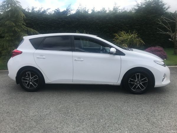 151 Toyota Auris 1.6 Petrol Nct & Tax 384727031