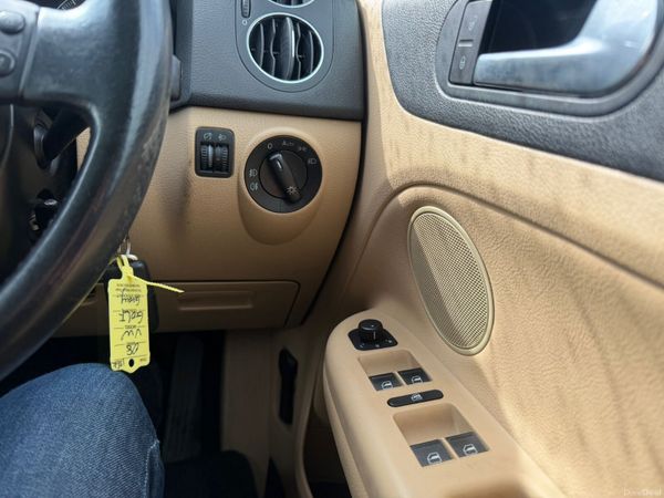 08 Volkswagen Golf Plus 1.4 Auto 384737121