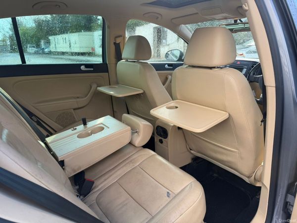 08 Volkswagen Golf Plus 1.4 Auto 384737125