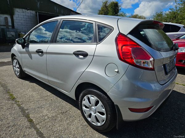 Ford Fiesta 2013 1.2 low mileage only 105klm 384856009