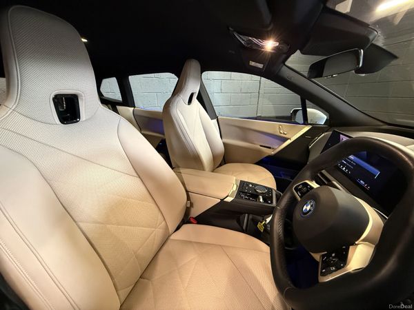 232 BMW iX40 M-Sport XDrive 384862683