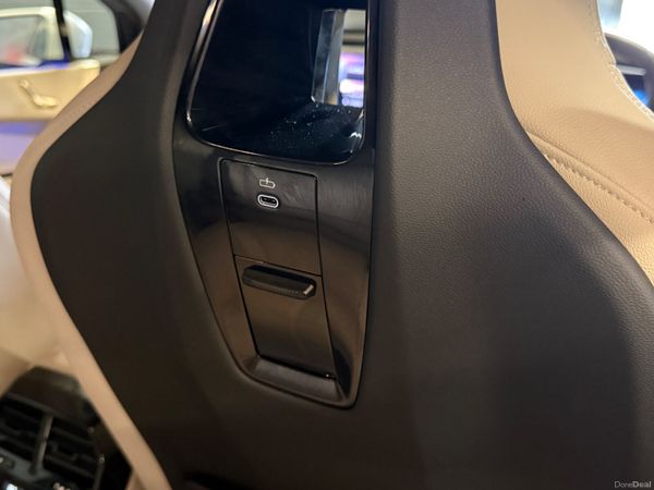 232 BMW iX40 M-Sport XDrive 384862709