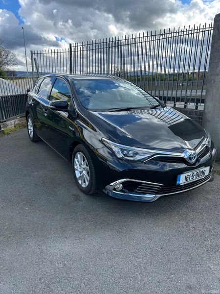 Toyota Auris 384873181