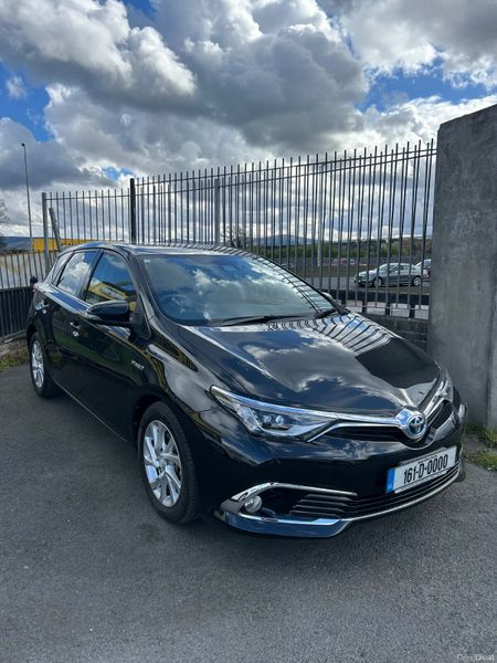 Toyota Auris 384873193
