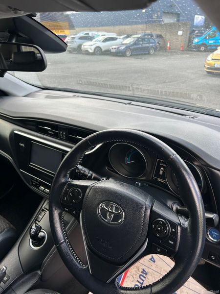 Toyota Auris 384873203