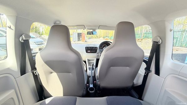 Volkswagen up! 2015 384804641