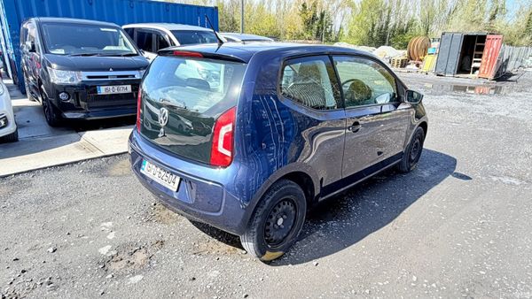 Volkswagen up! 2015 384804637