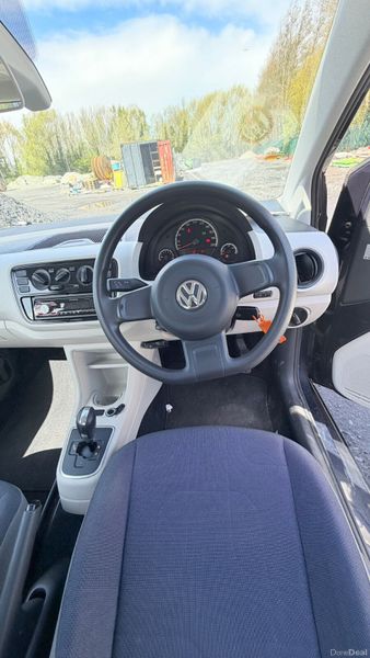 Volkswagen up! 2015 384804733