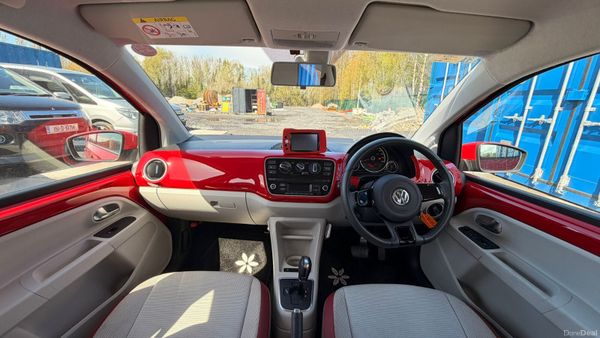 Volkswagen up! 2014 384820513
