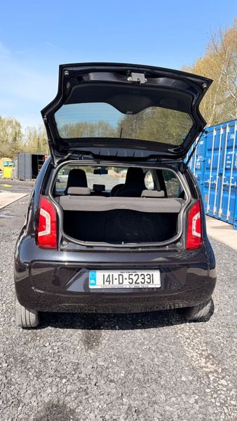 Volkswagen up! 2014 384821245