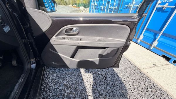 Volkswagen up! 2014 384821253