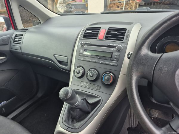 Toyota Auris 2009 1.4 VVT-i Terra 384832677