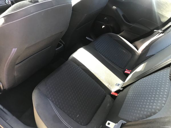 181 Ford Fiesta 1.1 Zetec 384838699