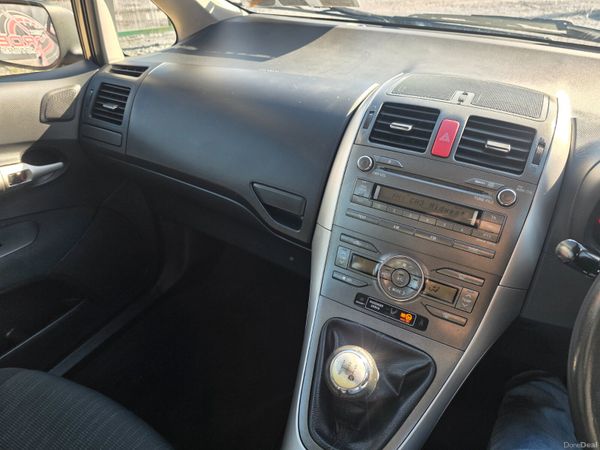 Toyota Auris 2009 384940021