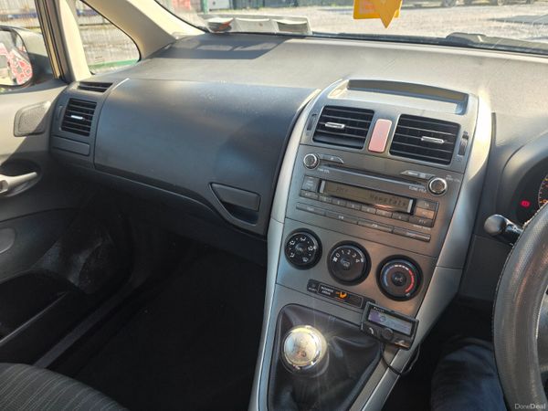 Toyota Auris 2007 384940775