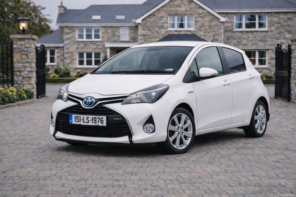 151 Toyota Yaris Auto TOP SPEC 384946409