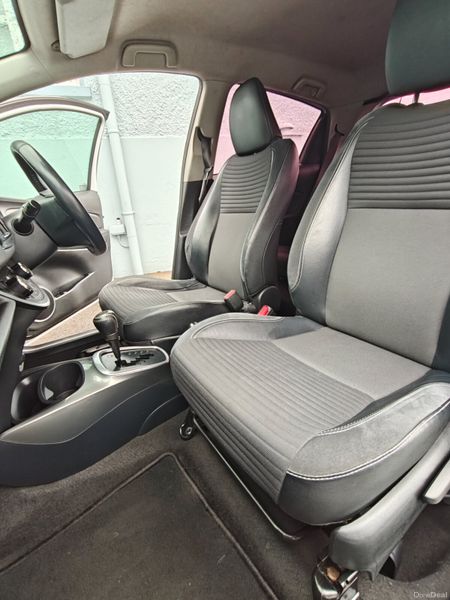 151 Toyota Yaris Auto TOP SPEC 384946419