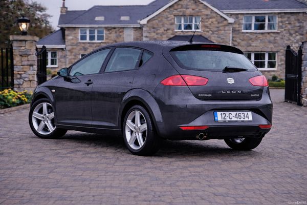 Stunning SEAT LEON 1.6 TDi Sport 384952745