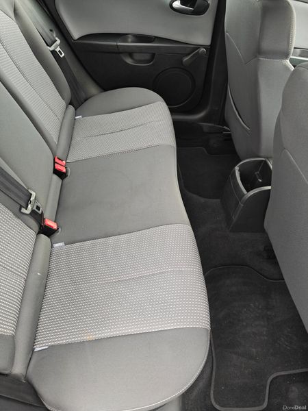 Stunning SEAT LEON 1.6 TDi Sport 384952827