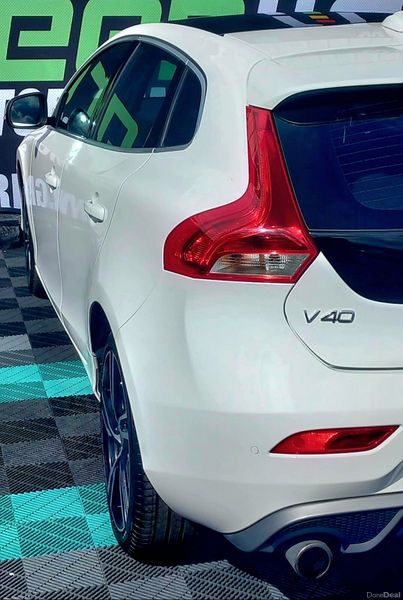 2016 Volvo V40 R Design Automatic Pan Roof 384965351