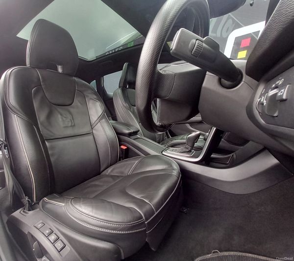 2016 Volvo V40 R Design Automatic Pan Roof 384965453