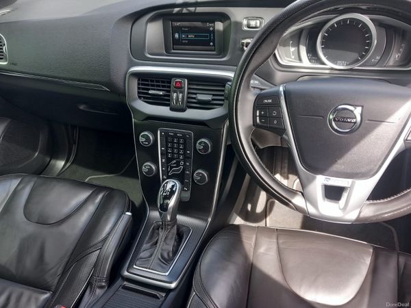 2016 Volvo V40 R Design Automatic Pan Roof 384965547