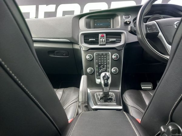 2016 Volvo V40 R Design Automatic Pan Roof 384965553