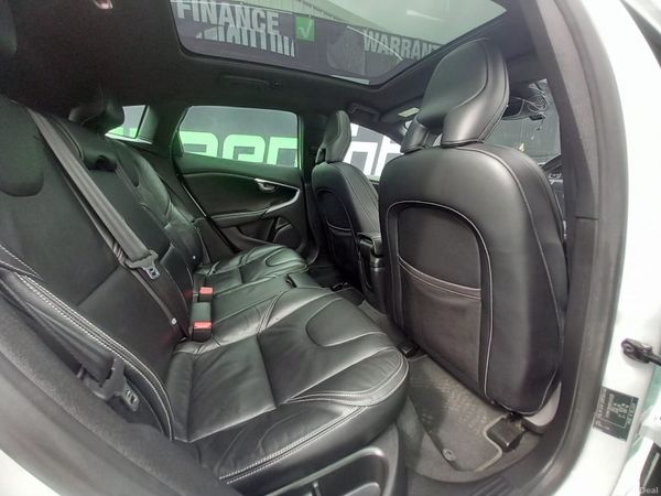 2016 Volvo V40 R Design Automatic Pan Roof 384965561