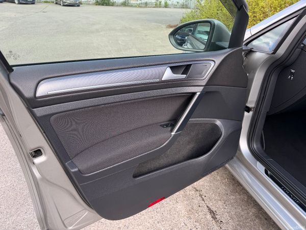 Volkswagen Golf 1.2 Auto Lounge 384913147