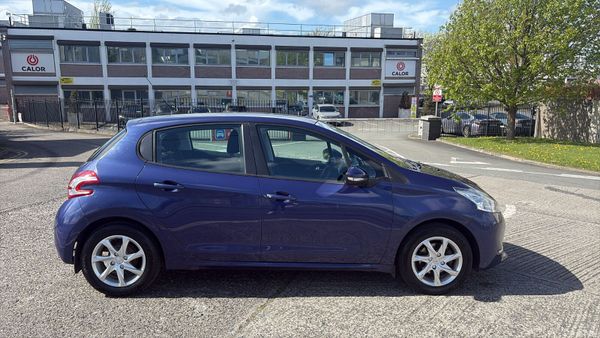 Peugeot 208 2014 385061735