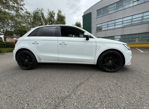 Audi A1 1.0 TFSI DSG Auto 385006233