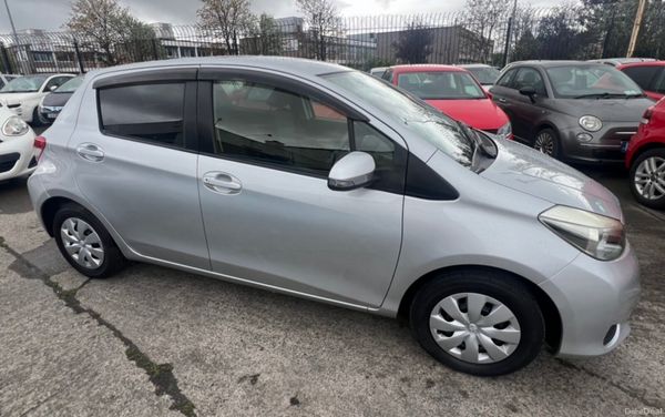 2014 Toyota Vitz Terra, 4 of 18