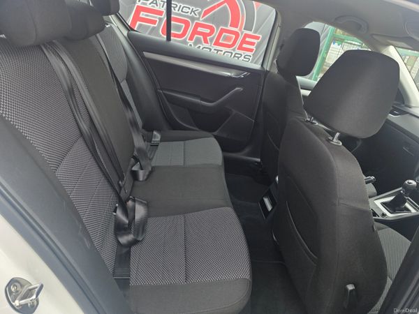 Skoda Octavia 2016 385027613