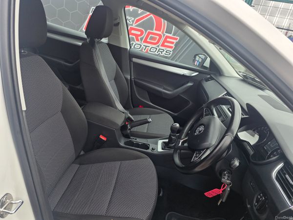 Skoda Octavia 2016 385027615