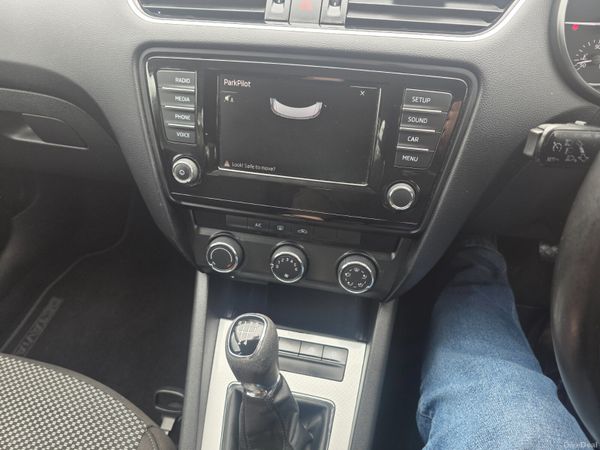 Skoda Octavia 2016 385027619