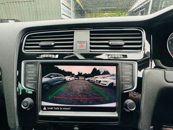 VOLKSWAGEN GOLF 2016 25K KM ONLY CAR PLAY 385029167