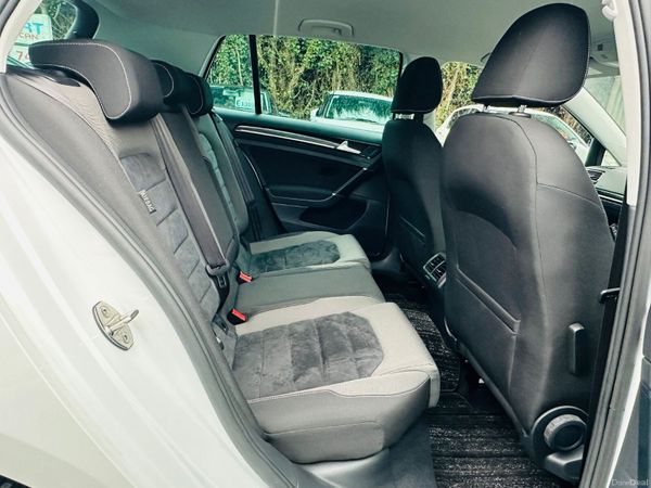 VOLKSWAGEN GOLF 2016 25K KM ONLY CAR PLAY 385029173