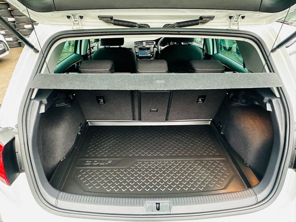 VOLKSWAGEN GOLF 2016 25K KM ONLY CAR PLAY 385029175