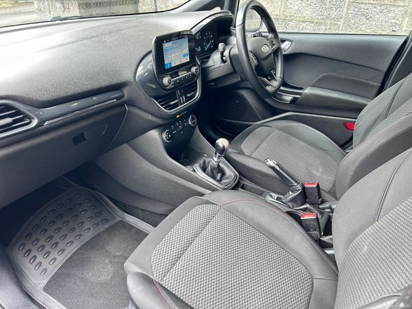 Ford Fiesta 2018 385140755