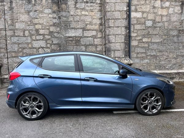 Ford Fiesta 2018 385140725