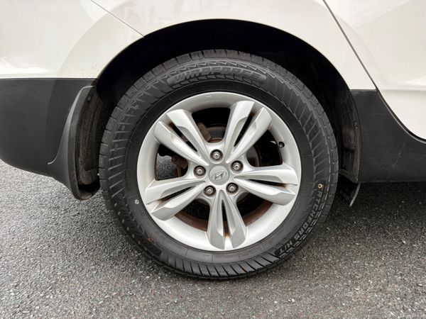 2012 Hyundai ix35 1.7 Diesel Executive 385184221