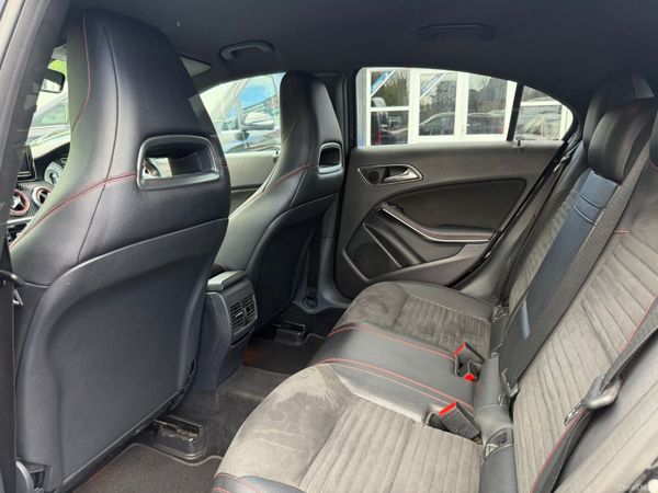 142 Mercedes-Benz A-Class 385196765